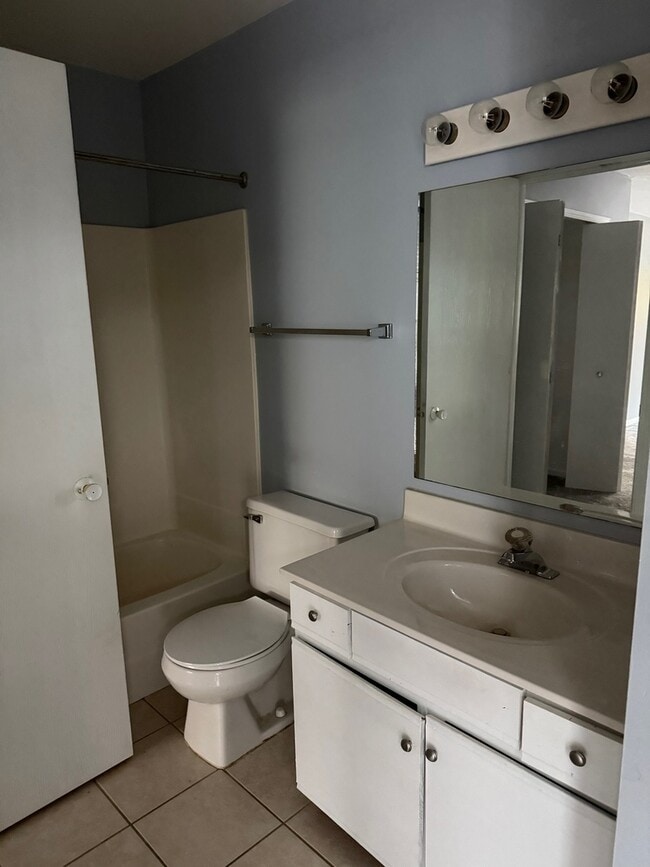 Building Photo - 34114 N White Oak Ln