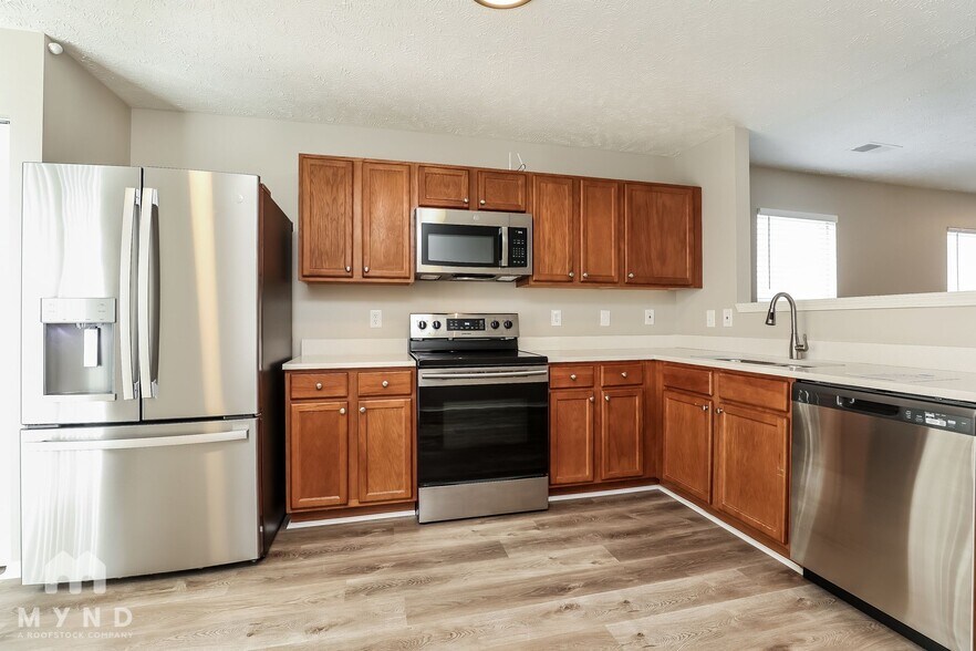 Building Photo - 2827 Creekbend Dr