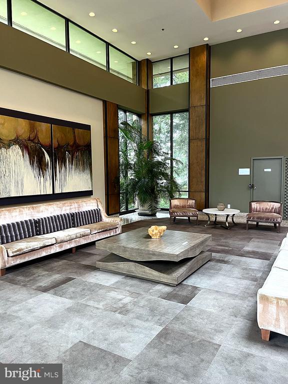 Building Photo - 3713 S George Mason Dr