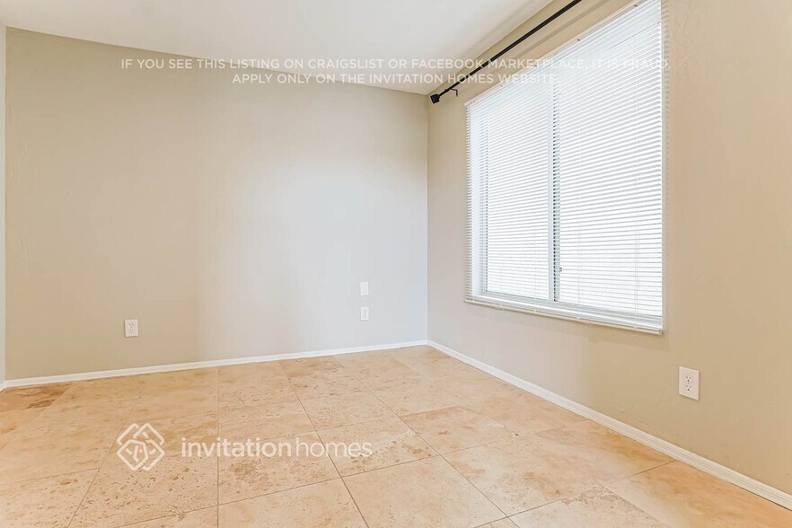 Building Photo - 2344 E Gelding Dr