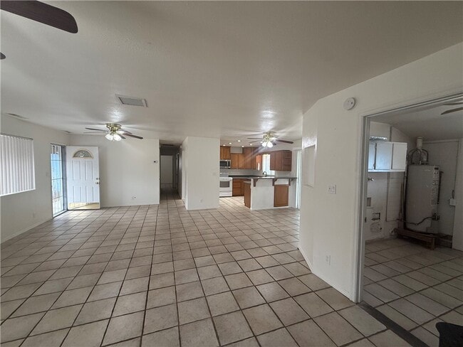 Building Photo - 1943 Pico St