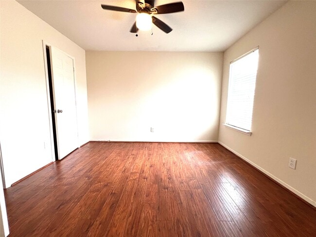 Building Photo - 442 Pinewood Ridge Dr