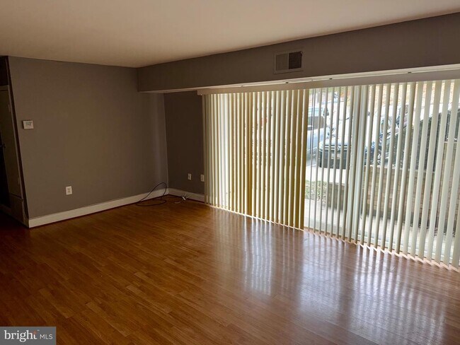 Building Photo - 5215 Newton St