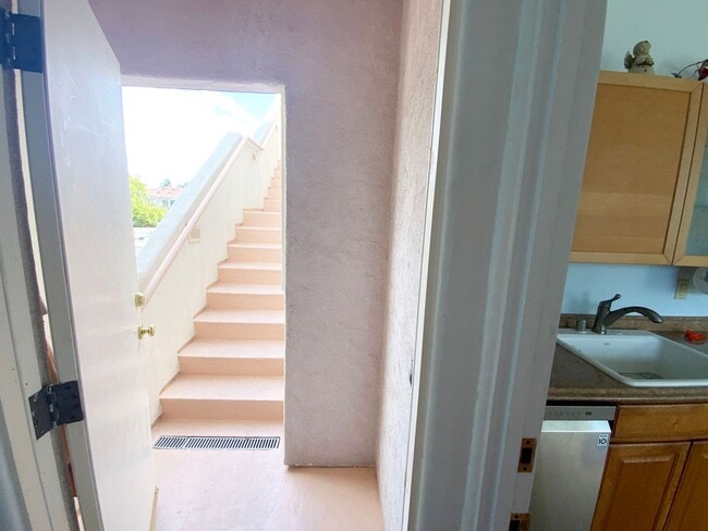 Building Photo - 1bd/1ba Apartment with San Diego Bay Views