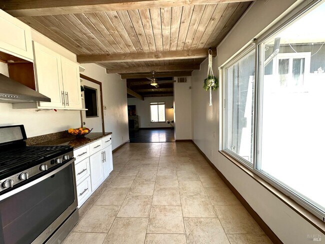 Building Photo - 1111 Marionola Way