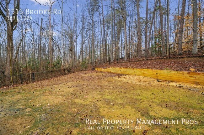 Building Photo - 1515 Brooke Rd