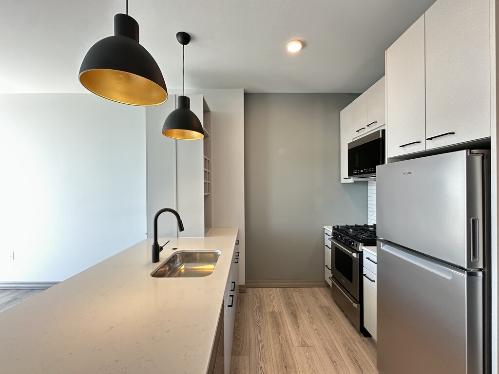 Building Photo - 2155 N Elston Ave