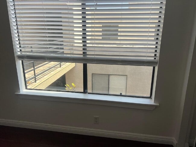 Building Photo - $3850 / 3br - Condo 3 beds 2 baths (West LA)