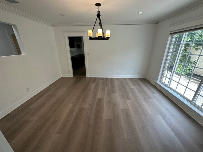 Dining Room - 6551 Fountain Ave