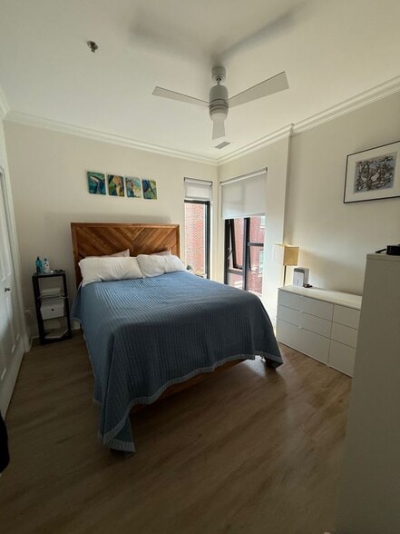 Building Photo - 835 Lake St