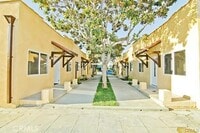 Building Photo - 626 W 59th Pl