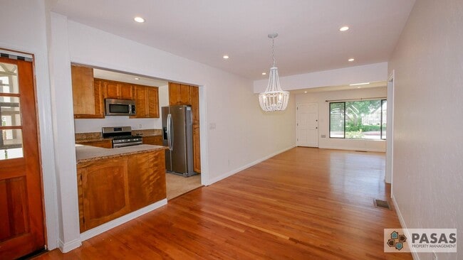 Building Photo - OPEN HOUSE, NOV. 24th at 2 pm - Downtown/Harbor Views!