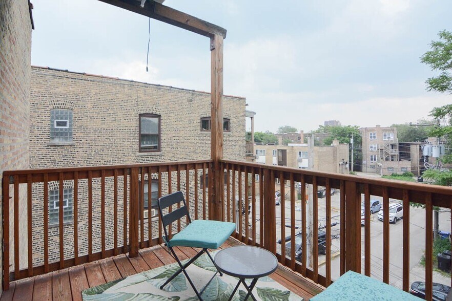 Building Photo - 1421 W Jonquil Terrace
