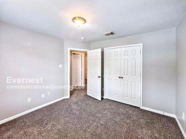 Building Photo - 2300 Abernathy St