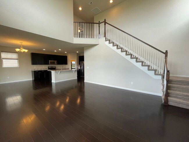 Building Photo - Luxurious 3 Bedroom 2.5 Bathroom House in ...