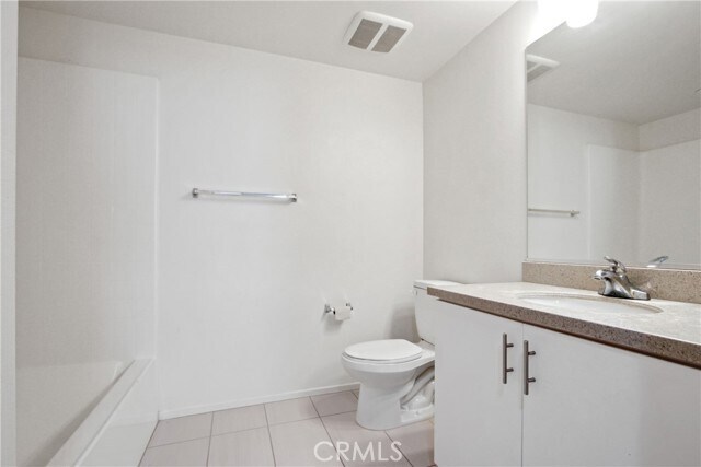 Building Photo - 524 S Anaheim Blvd