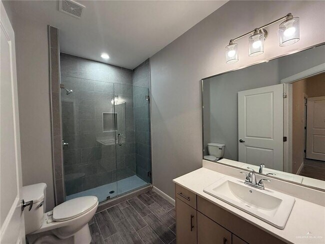 Building Photo - 808 Dove Ave