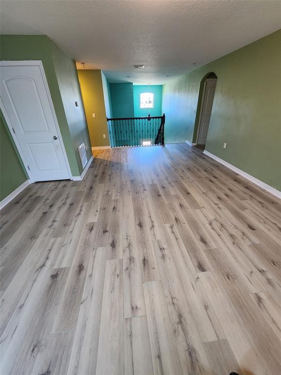 Building Photo - 625 Silverthorn Pl