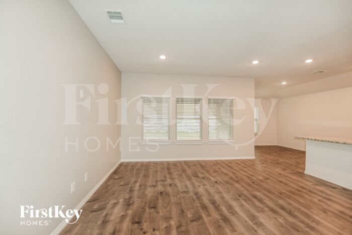 Building Photo - 3338 Everly Dr