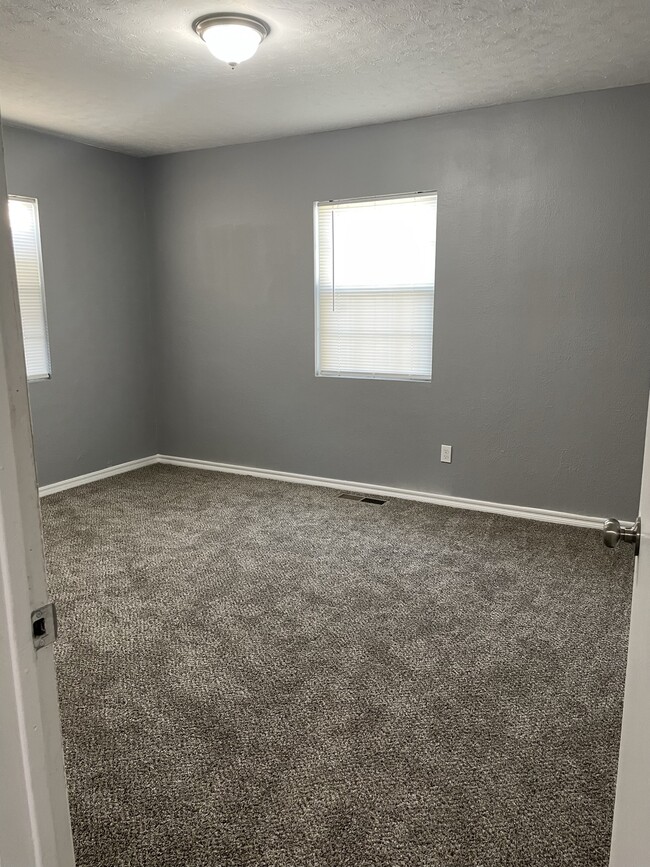 Bedroom 1 - 516 SE 34th St