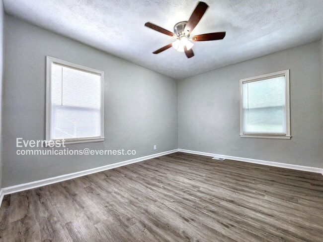 Building Photo - 1292 Beecher St SW