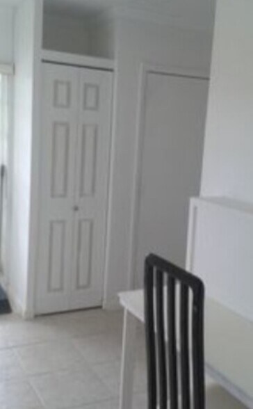 Building Photo - 8732 Bella Vista Dr