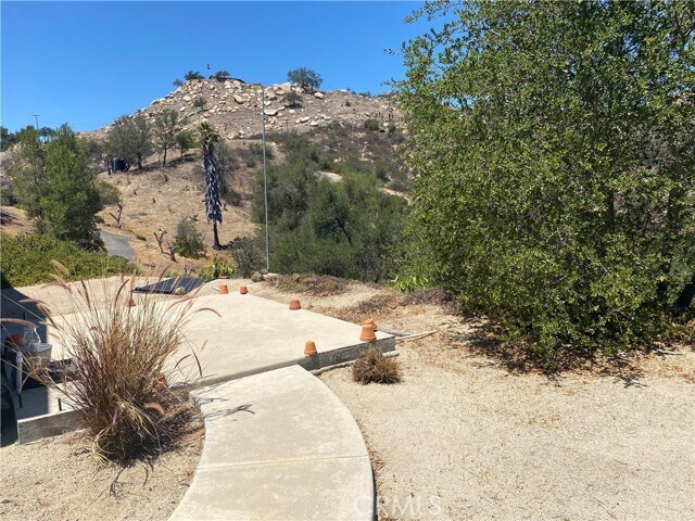 Building Photo - 2445 Helen Rd