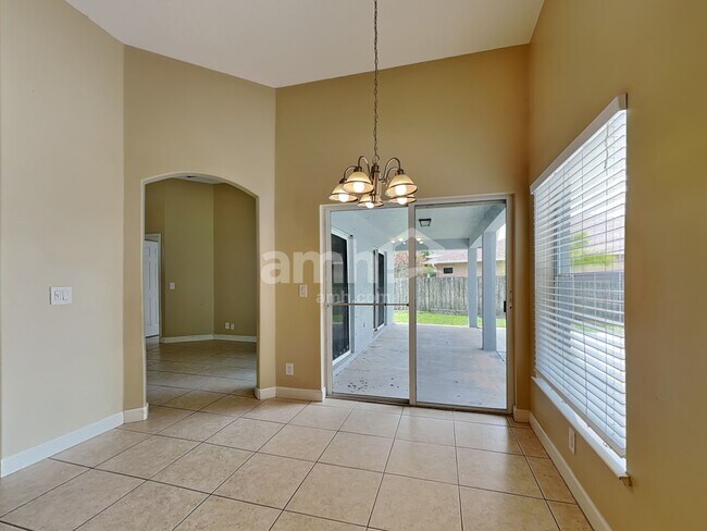 Building Photo - 5940 NW Foust Cir
