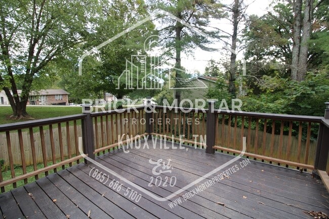 Building Photo - 1400 Mt Vista Dr