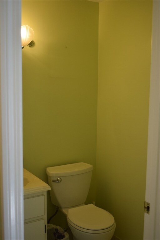 Building Photo - 11 Hilltop Ln