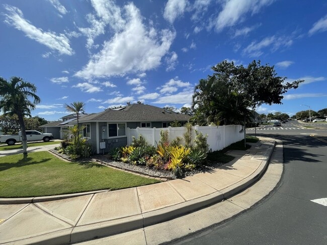 Building Photo - Central Kihei - Pi?ilani Villages 3 Bed 2 Bath Unfurnished Home with High end Finishes & Island L...