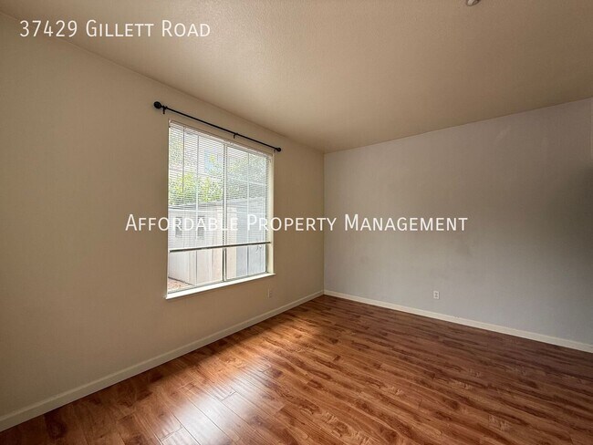 Building Photo - 37429 Gillett Rd