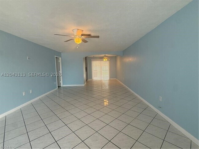 Building Photo - 257 Cape Coral Pkwy E