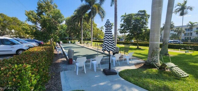 Building Photo - 548 Broad Ave S