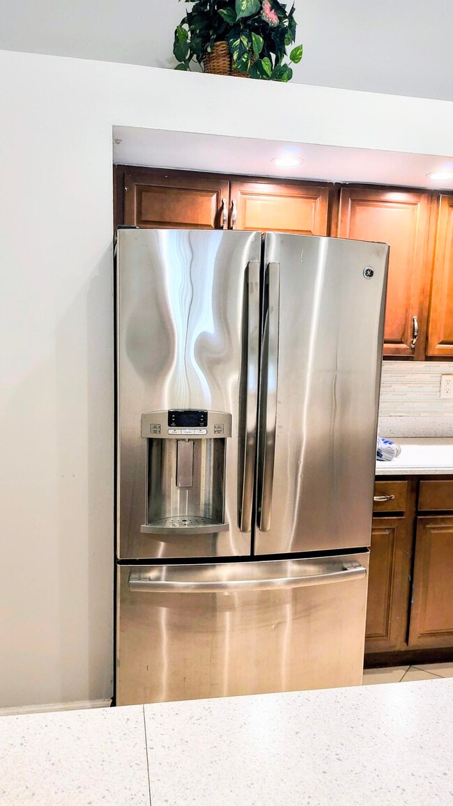 Building Photo - 1170 Staghorn St