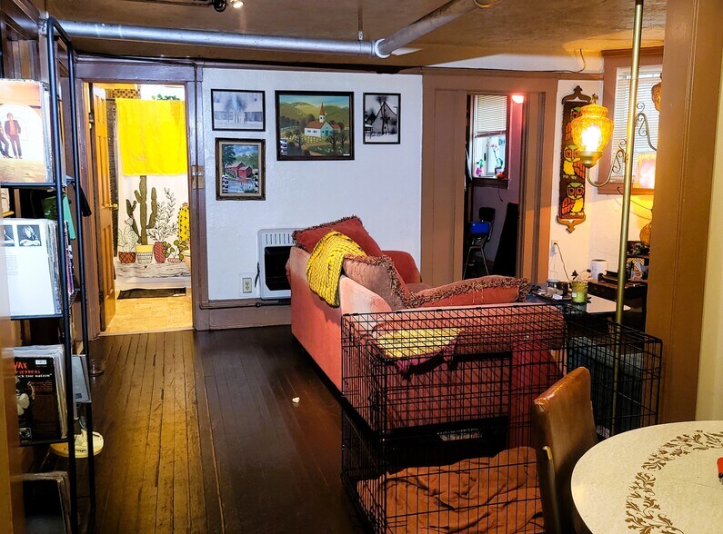 Building Photo - 1925 W 77th St