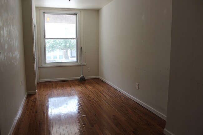 Building Photo - 3617 Spring Garden St