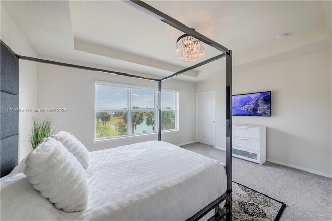Building Photo - 5077 Eucalyptus Dr