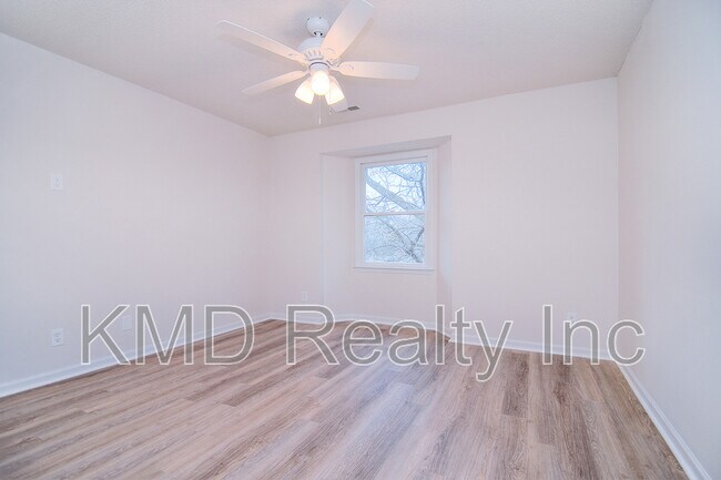 Building Photo - 6120 Meadow Rose Ln