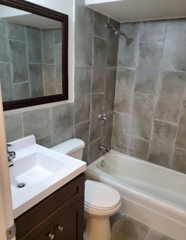 Building Photo - 3710 N Pine Grove Ave