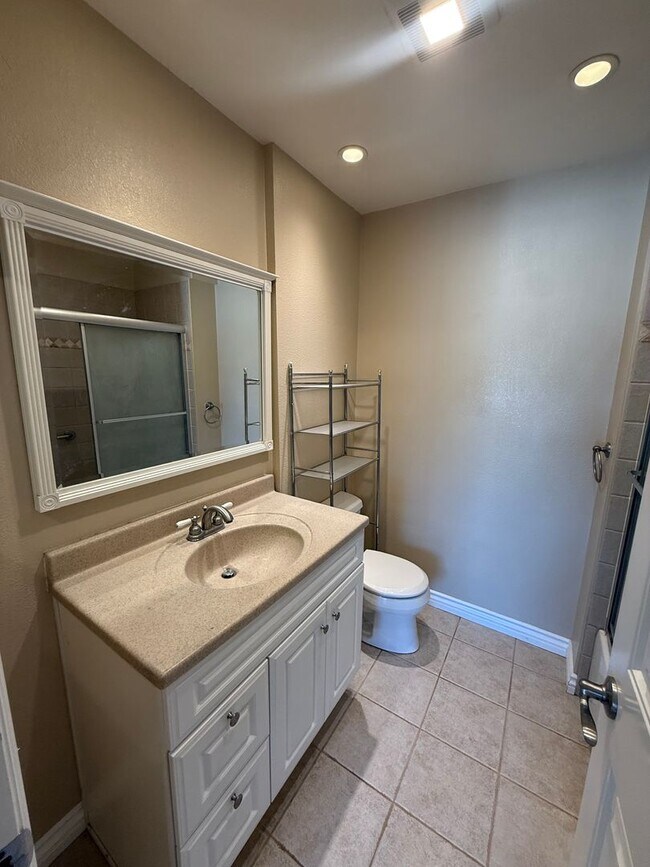 Building Photo - Gorgeous and Upgraded 4 Bed, 2.5 Bath Two-...