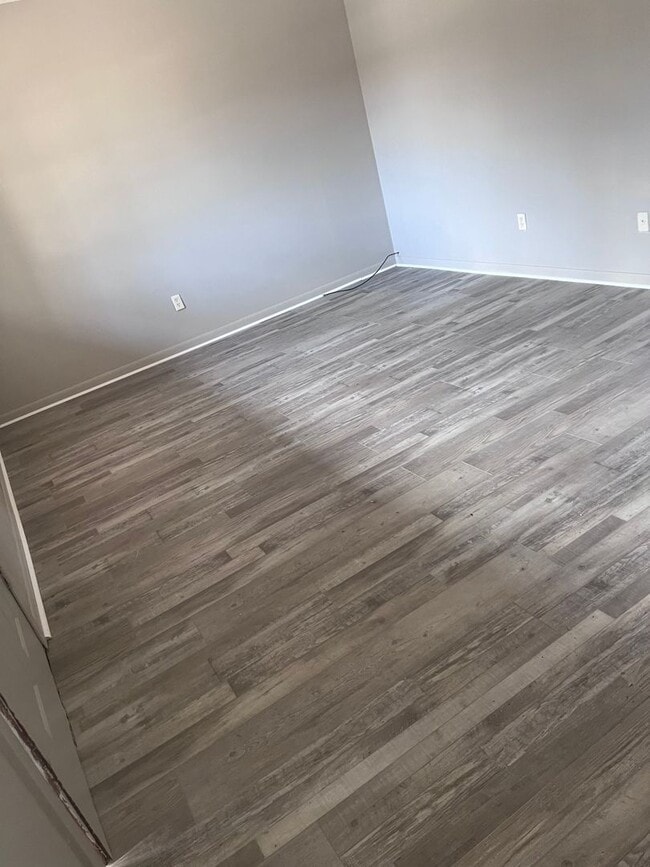 Building Photo - Monthly Paid Rent