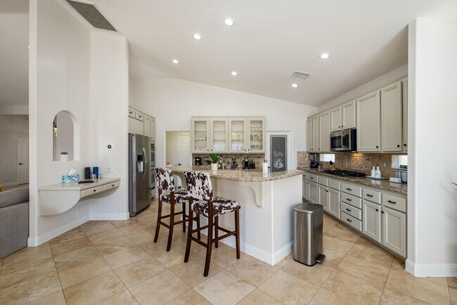 Building Photo - 45168 Coeur Dalene Dr