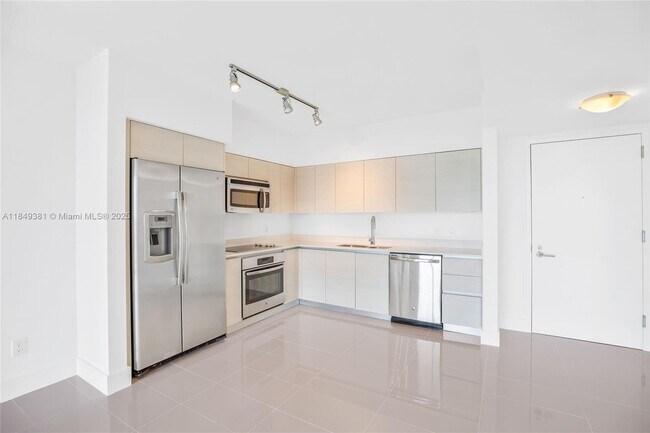 Building Photo - 4250 Biscayne Blvd