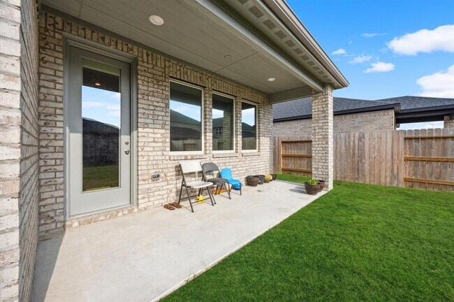 Building Photo - 9514 Du Sable Dr