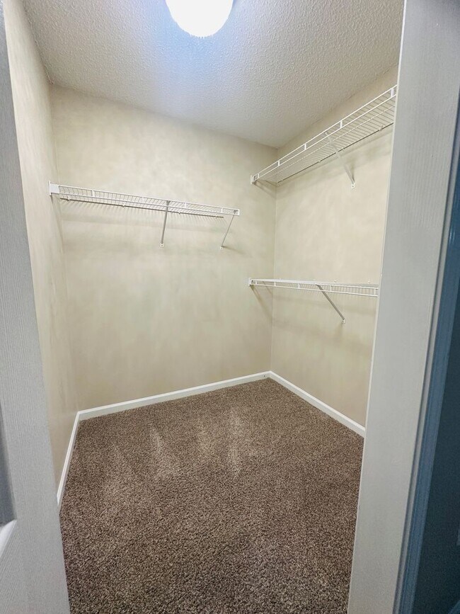 Building Photo - 3 bedroom, 2 bath w/ 2-car garage convenient to Sevier, Knox & Jefferson Counties - available now