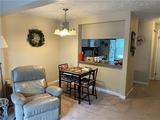 Building Photo - 903 Lynwood Ct