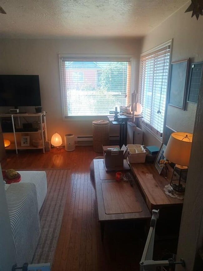 Building Photo - Charming Eastside Olympia Home Move-in goal June 5th .