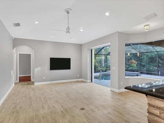 Building Photo - 16806 5th Terrace NE