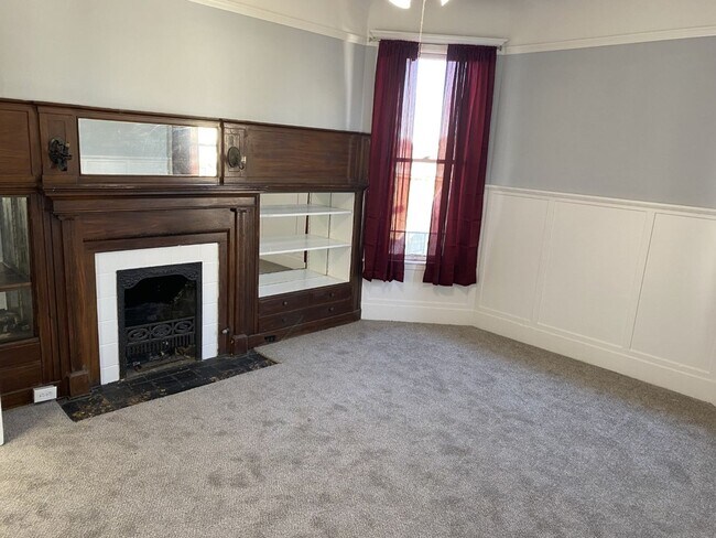 Building Photo - 2 Bedroom, 1 Bath Plus Office